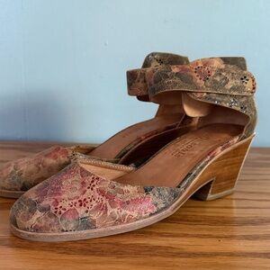 Kenneth Cole Floral Wedges - Pink and Brown